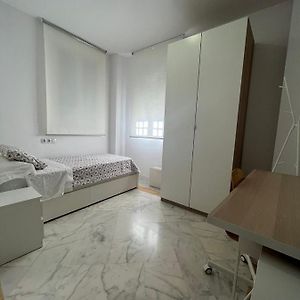 Private Bathroom Single Room Female only